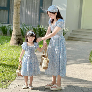 Váy đôi Mẹ và Bé CELINA V11 Set Đồ đôi Mẹ và Bé Chất Liệu Đũi Tơ Tằm Cao Cấp Màu Xanh Hoạ Tiết Hoa Nhí