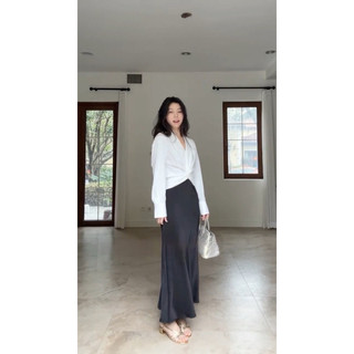 SET ÁO TRẮNG XOẮN BỤNG + CVAY LỤA MIDI