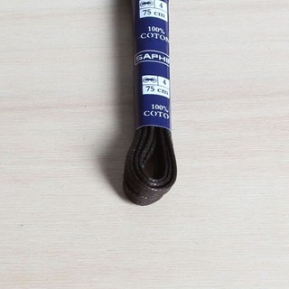 Dây giày thay thế cho giày da của hãng Saphir CH Pháp - Dây dẹt flat, chuốt sáp dài 75cm (cho giày có 4 cặp lỗ)
