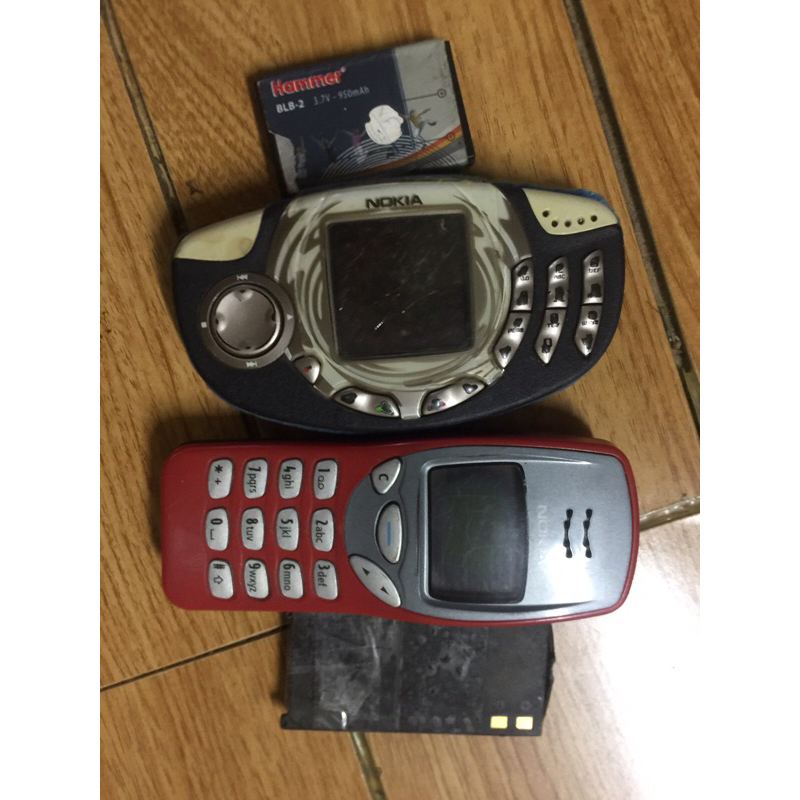Combo 2 xác máy nokia cổ như hình
