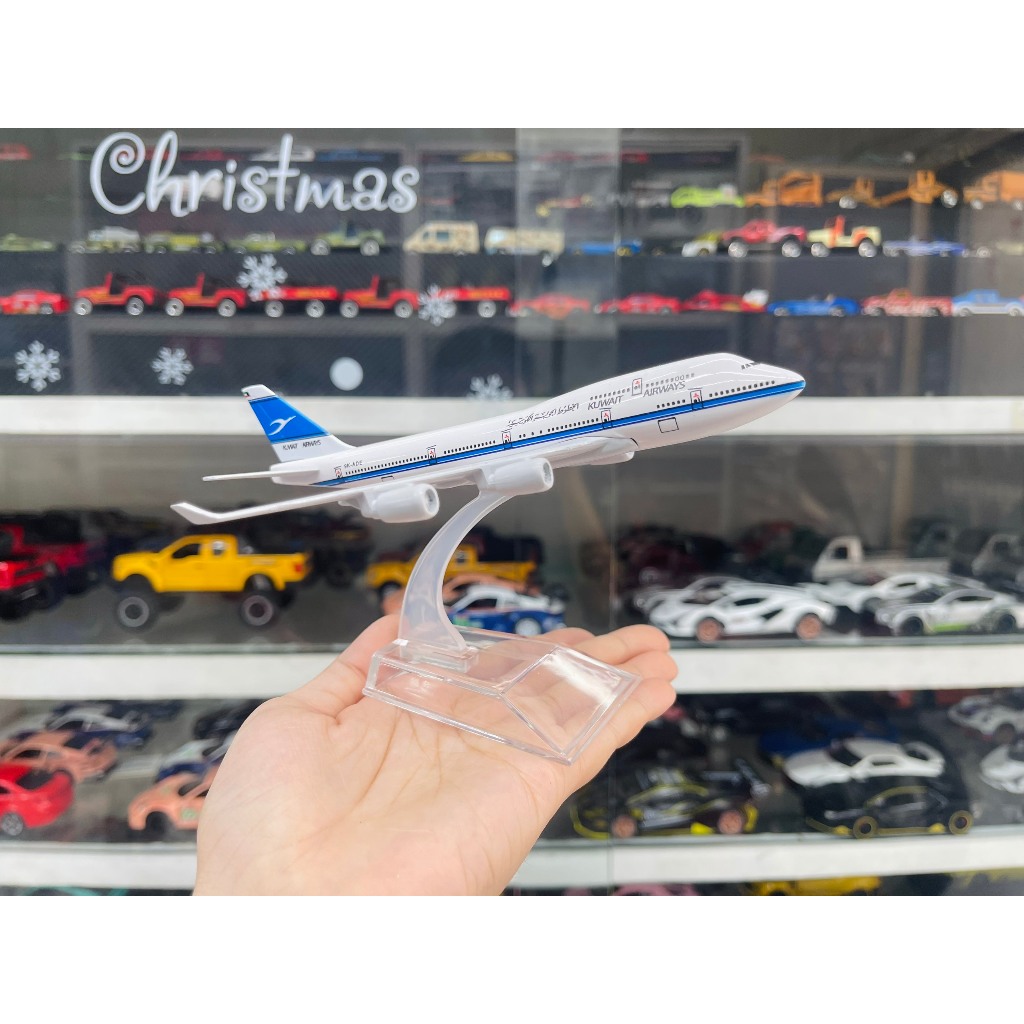Mô hình máy bay Kuwait Airways Boeing B747-29BM 16cm MB16021