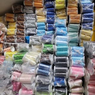 Set 10 cuộn chỉ thêu máy đủ màu