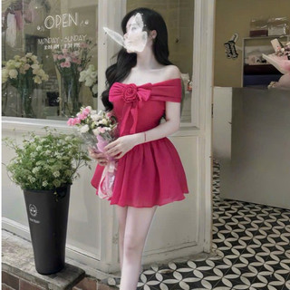 Đầm dự tiệc thời trang nữ sang trọng chất tơ trễ vai đính nơ ngực có mút lai xép ly kèm quần đùi mini trẻ trung