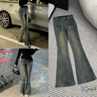 Quần jeans ống loe túi vuông thêu hoạ tiết kèm đai xích lưng cao chất bò dãn dày mịn