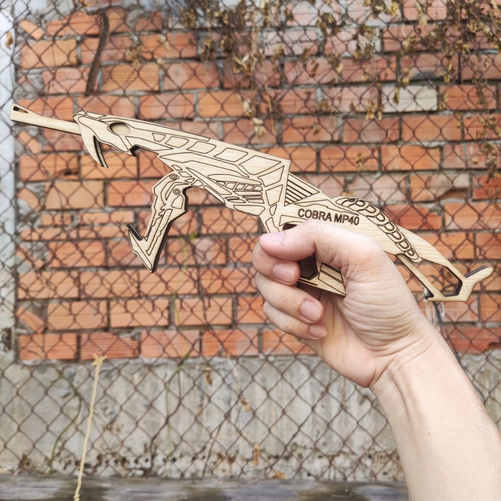 Mô Hình Làm Từ Gỗ Mẫu Mãng Xà MP40 Cấp 7 Trong Free Frie Có Tặng Đế Gác.