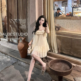 Váy 2 dây tơ dập ly cài hoa baubestudio
