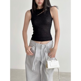  Áo Ren Lưới Sát Nách Hai Lớp Cut-Out Trước Ngực Màu Đen - HOO DESIGN 