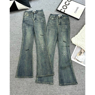 Quần jean bass loe QC màu xanh dơ thêu chaneo chữ X trắng siêu hot hàng l1 , quần bò ống loe thêu chaneoo