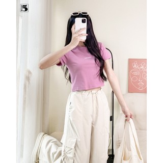 Áo thun nữ Twentyfive ngắn tay croptop, chữ HUGGABLE 5944