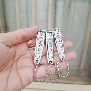 Bấm móng tay màu bạc, kèm rũa móng tay