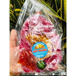 Bánh tráng vụn thanh long sốt ớt đỏ