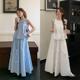 Set áo sát nách + chân váy midi xoè xanh trắng đính nơ