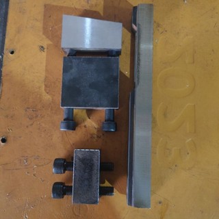 Bộ chày cối đột bánh xe cửa lùa XINGFA55