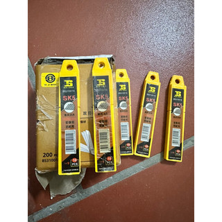 Hộp lưỡi dao dọc giấy bosi ( 1 hop = 10 chiếc)