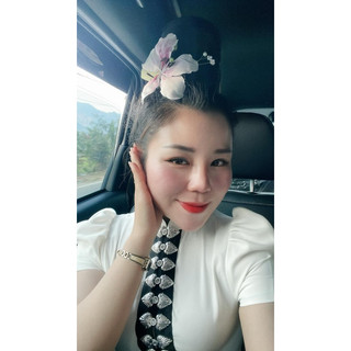 Hoa ban cài tóc