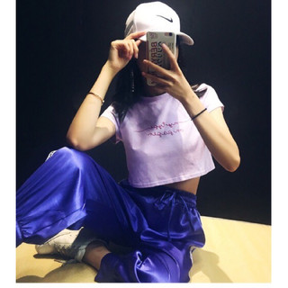 Áo thun croptop form rộng