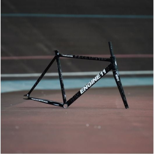 Khung xe đạp fixed gear nhôm Engine 11 Team Edition  màu đen