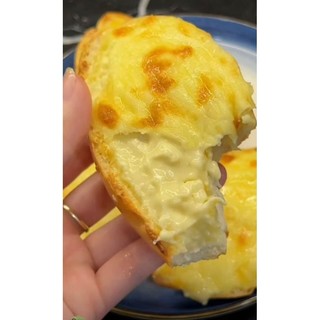 Bánh mỳ nướng phô mai mozzarella