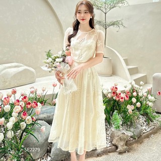 Set áo croptop chân váy thêu hoa SE2279 Kymie