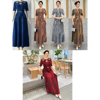 Đầm dạ hội trung niên đi tiệc vải nhũ kim sa cổ cắt giọt nước đính ngọc dáng peplum vạt che bụng, Đầm dạ hội giấu bụng