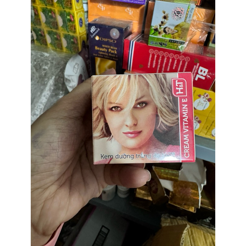 kem E HT dưỡng trắng