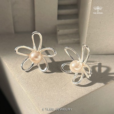 Khuyên tai bạc nữ TLEE cánh hoa tán rộng điểm trai nữ tính TLEE JEWELRY B0447