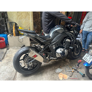 Pô akrapovic r1