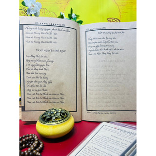 Sổ tay chép kinh COMBO 08 vở chép Kinh in mờ (Kèm Vòng 108 hạt + Lá Bồ Đề +Hộp đựng + Bút) -Tuệ Anh