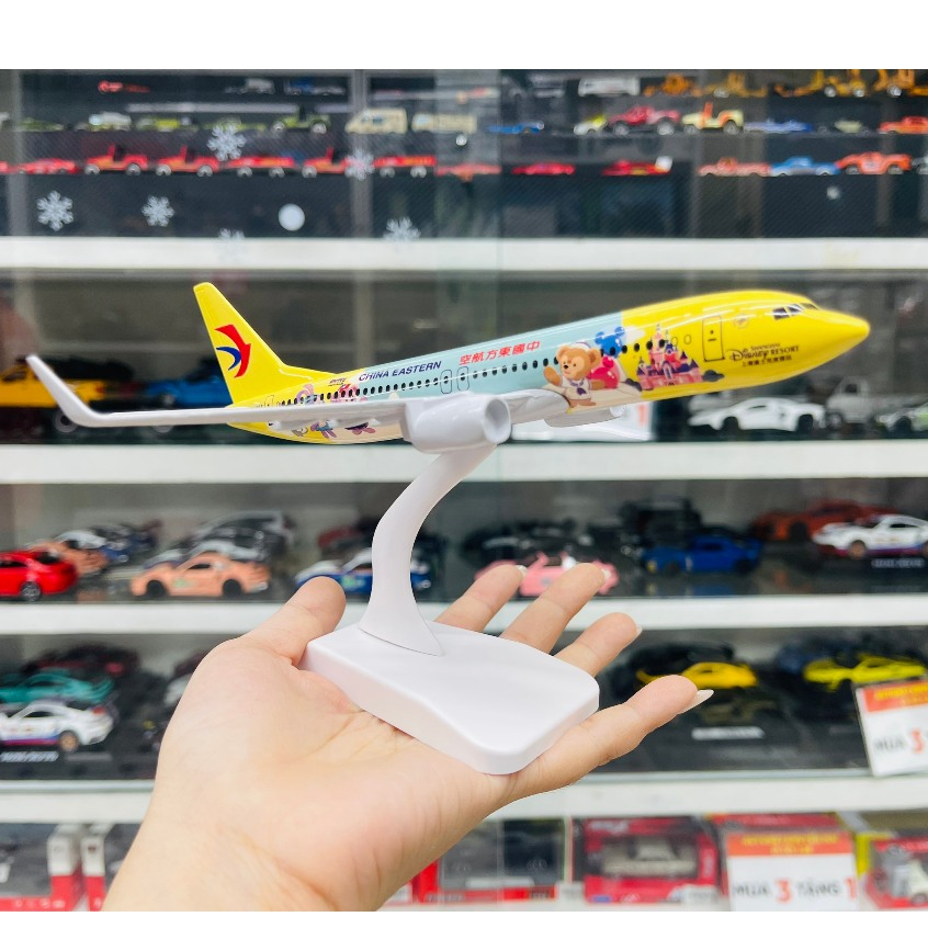 Mô hình máy bay China Eastern Airlines "Duffy Livery" Boeing B737-800 kích thước 20cm MB20093