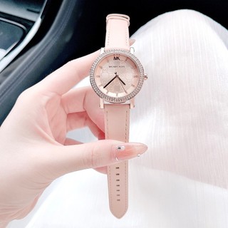 Đồng hồ nữ dây da Michael Kors Quartz Pink New Model