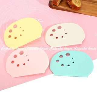 Miếng cắt bột, chia bột làm bánh