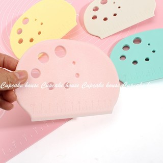 Miếng cắt bột, chia bột làm bánh