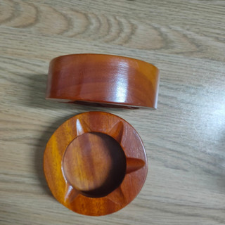 Gạt tàn thuốc gỗ tròn trang trí