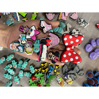 Jibbitz charm sticker đá hình nhiều hình gắn trang trí dép cross, jibbitz sticker màu nâu trang trí dép cross