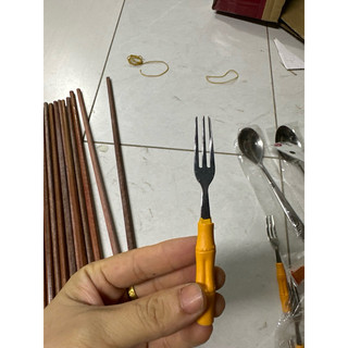 Thìa rĩa inox cán hoa - Thìa ăn cơm