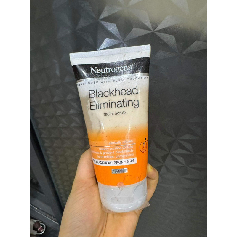 Sữa rửa mặt Neutrogena
