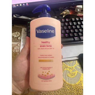 Dưỡng thể VASELINE HEALTHY EVEN TONE 400ml