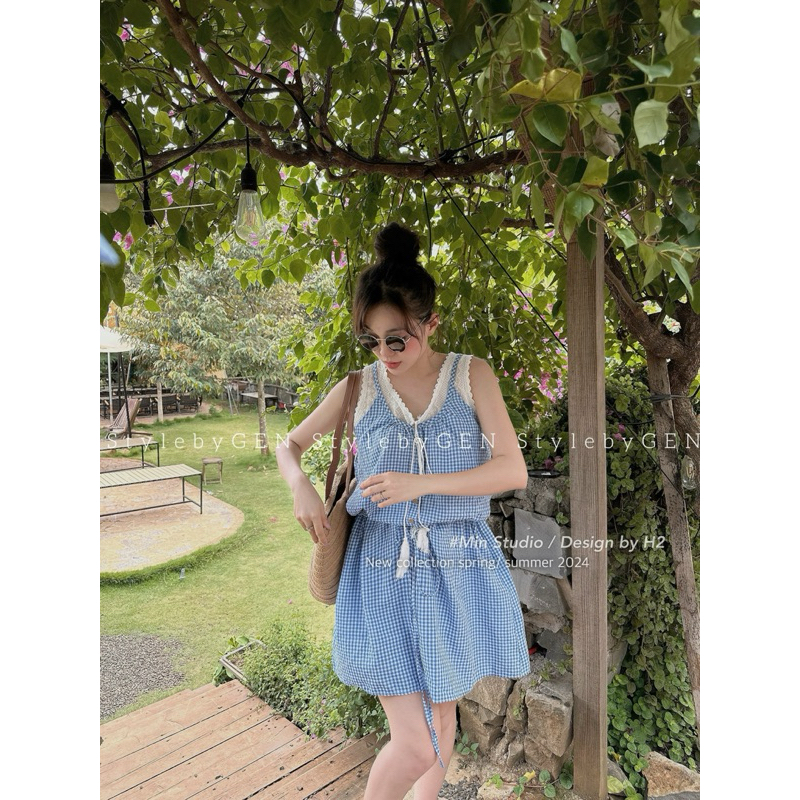 Váy Kẻ Rút Eo Phối Ren Thô