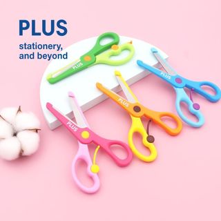 Kéo học sinh lưỡi kim loại Plus - Lưỡi thép cao cấp bọc nhựa, có trợ lực, nhiều màu lựa chọn
