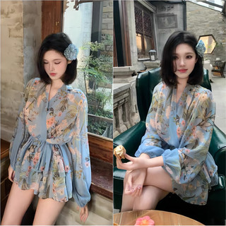 Đầm Hoa Xanh Cổ V Dài Tay Dáng Ngắn