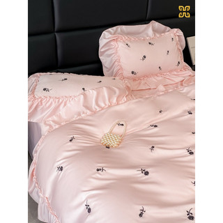 Set Chăn Ga Gối Phi Lụa Viền Bèo Thêu Hoa Hồng (Set 4 món)