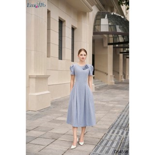 Đầm xòe chiết ly eo xẻ trước hai hoa đính ngực emspo ds4596