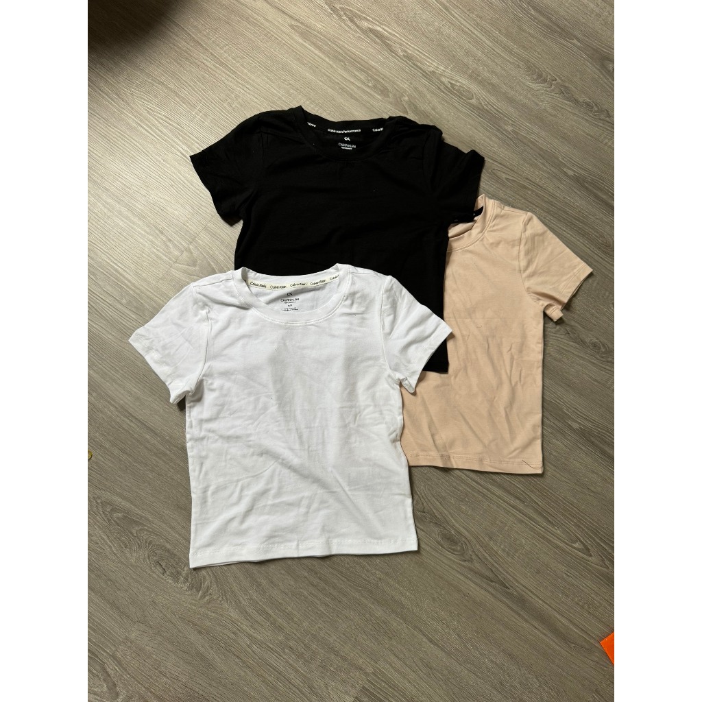 Áo thun body form lửng