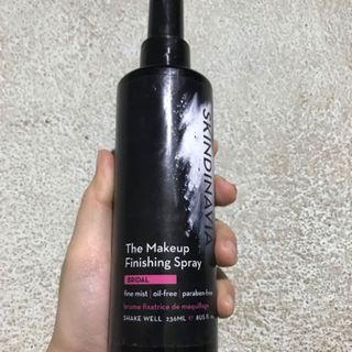 Xịt khóa nền Skindinavia