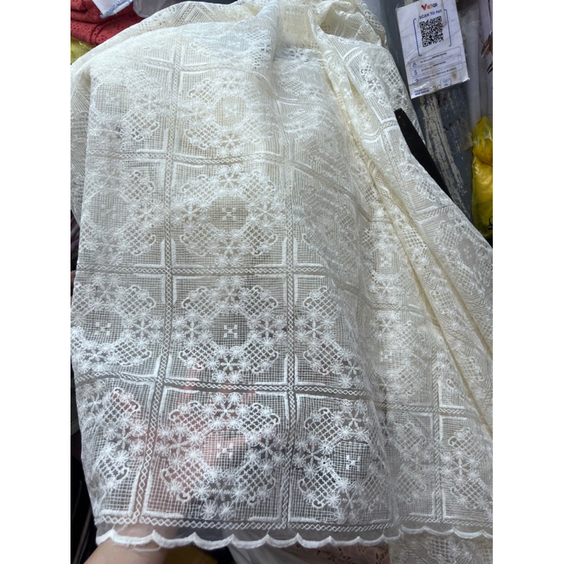 Ren oganza thêu hoa ô