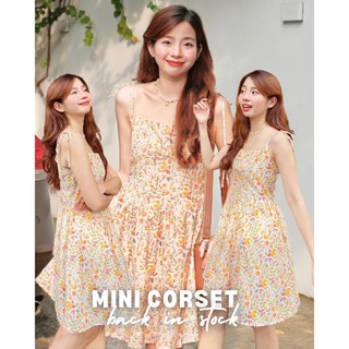 Đầm mini corset kiểu hai dây hoạ tiết vịt vàng D374