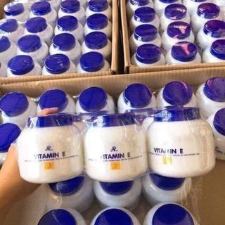 Dưỡng vitamin e hũ