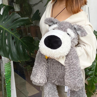 Gấu Chó Xám đeo balo vàng