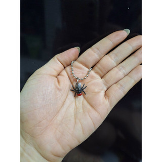 móc khóa hình con gián như thật
