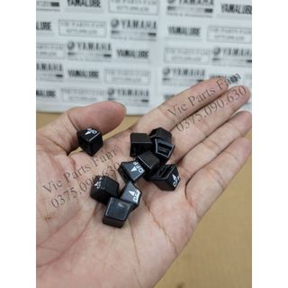 Nút nhựa gạt xi nhan Exciter 155, Exciter 150 đèn led 3 khoang cùm rời